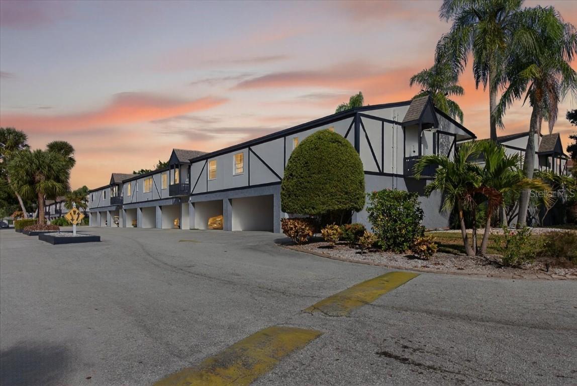 1146 King Arthur Ct. #110, Dunedin, FL 34698