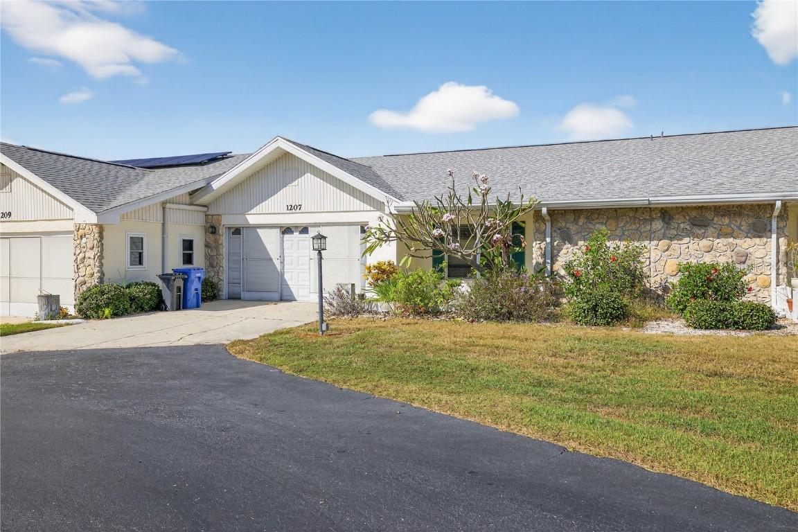 1207 Eastloch Ct., Sun City Center, FL 33573