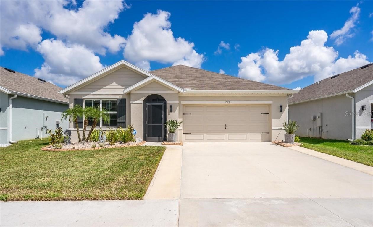 1523 Glen Grove Loop, Wesley Chapel, FL 33543