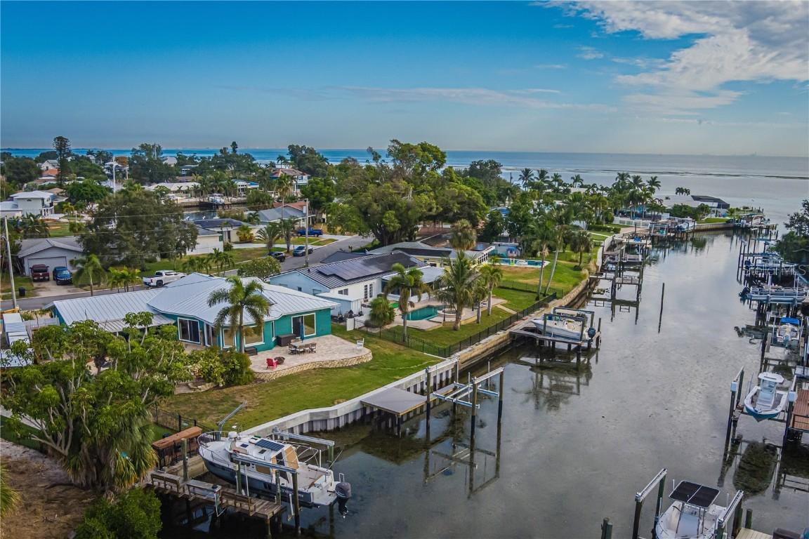 510 Lewis Blvd., St Petersburg, FL 33705