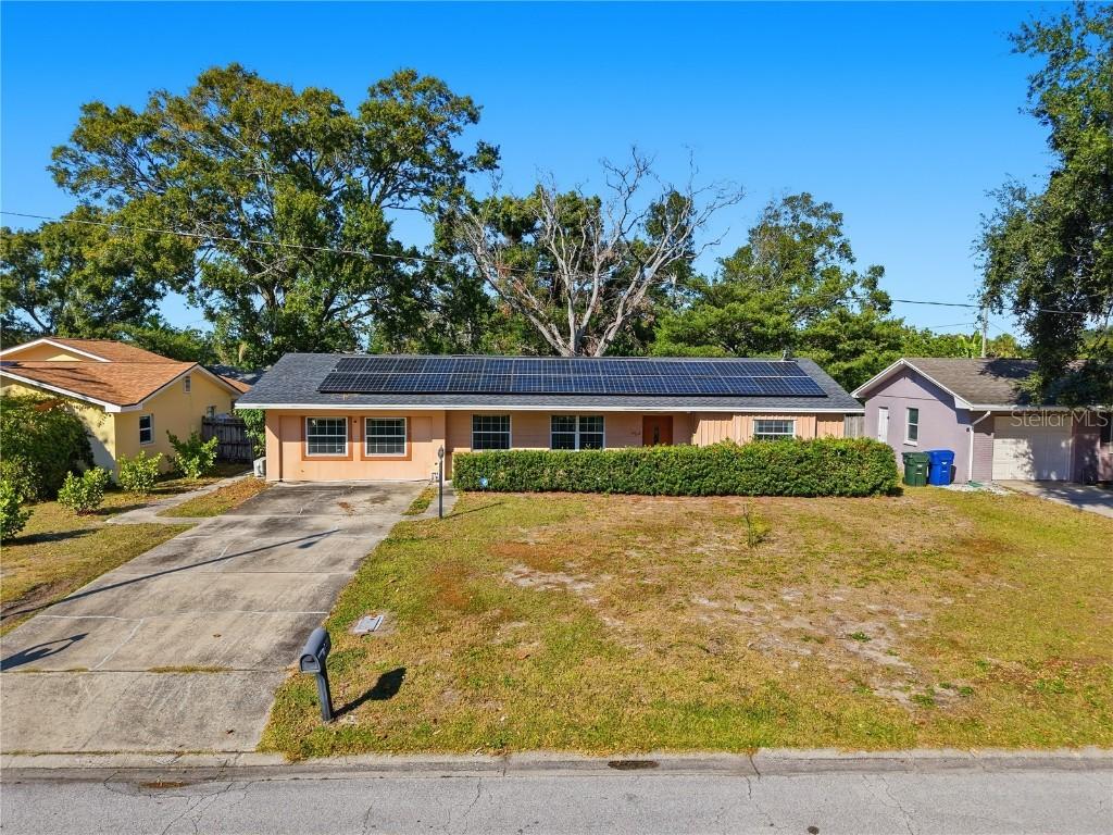 940 Orangeview Dr., Largo, FL 33778