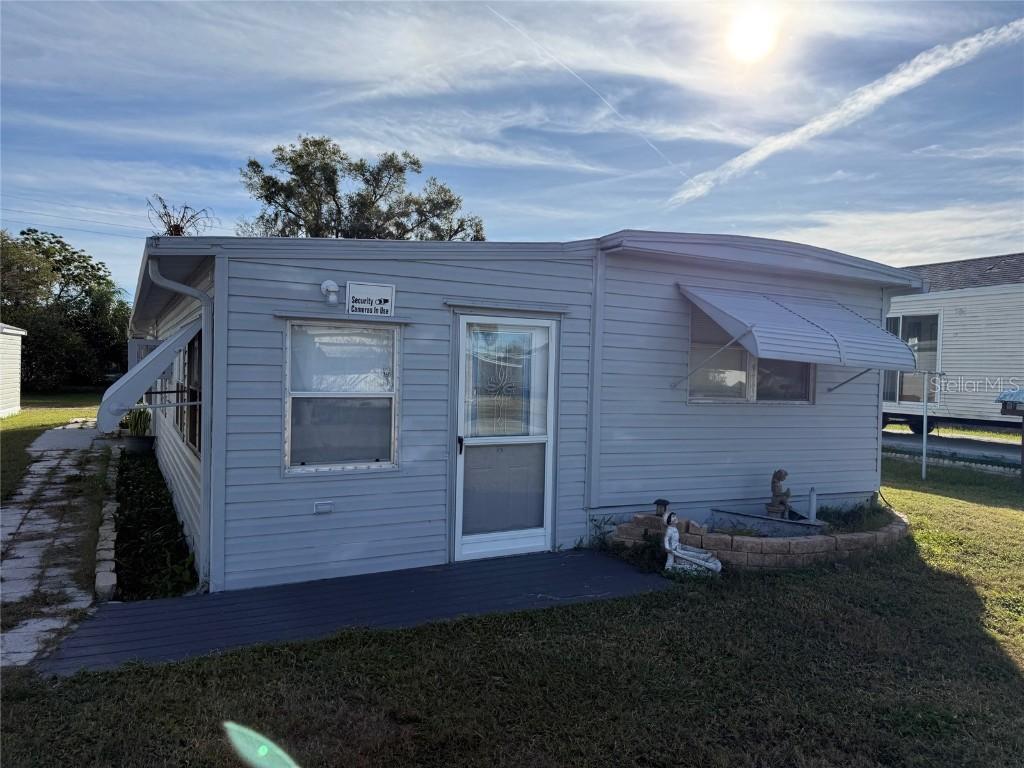 6240 Connecticut St., Zephyrhills, FL 33542