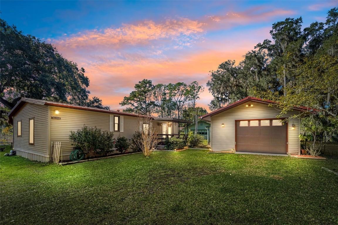 21260 & 21280 NE 146th Pl., Fort Mc Coy, FL 32134