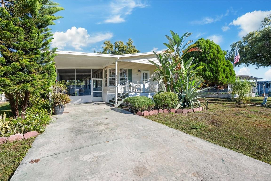 37251 Lois Ave., Zephyrhills, FL 33542