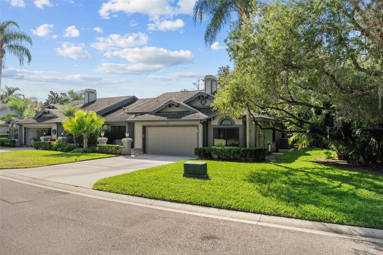 948 Lucas Ln., Oldsmar, FL 34677