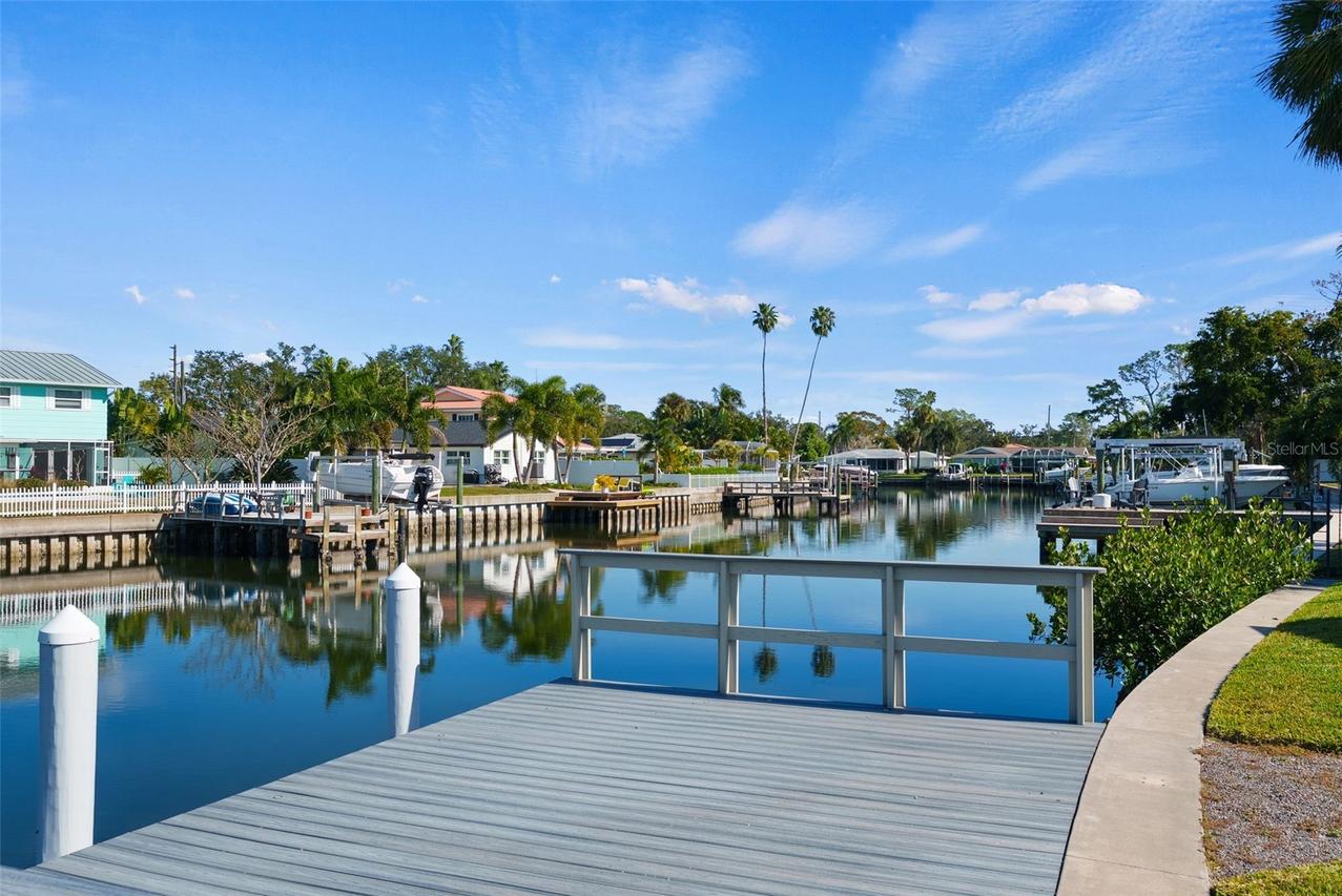 5173 Horseshoe Pl., St Petersburg, FL 33703