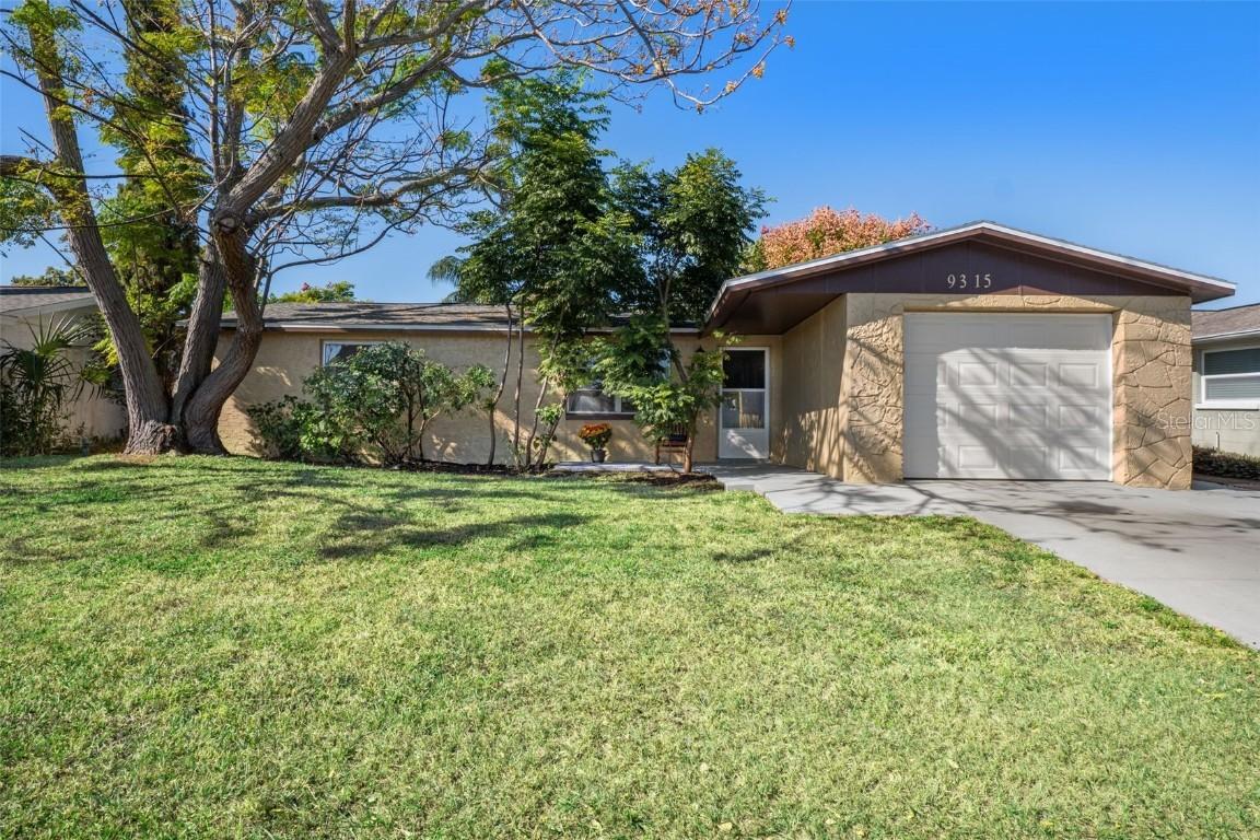 9315 Palm Ave., Port Richey, FL 34668