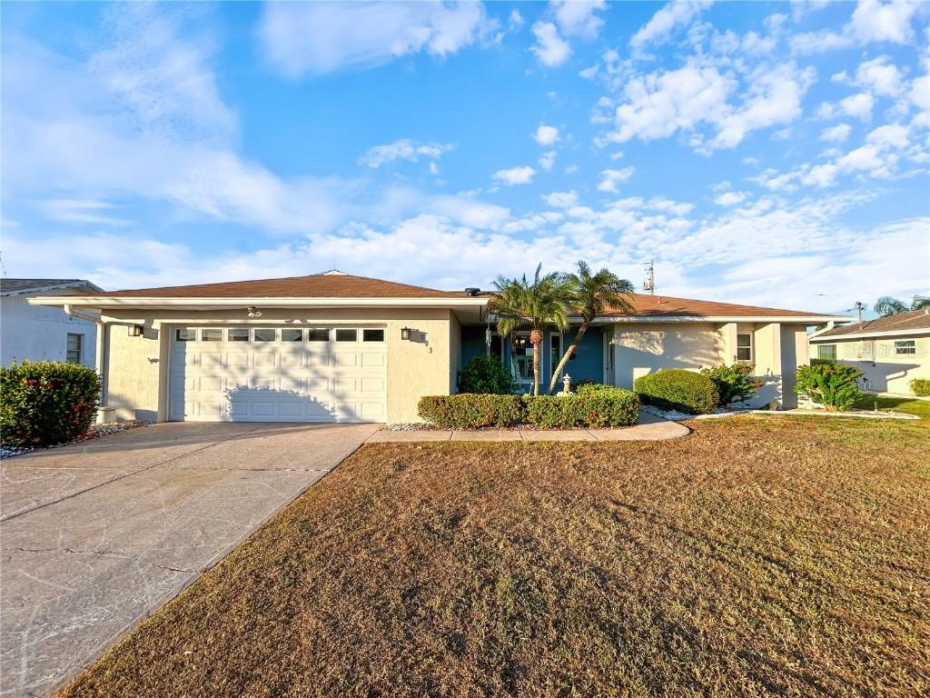 703 Ojai Ave., Sun City Center, FL 33573