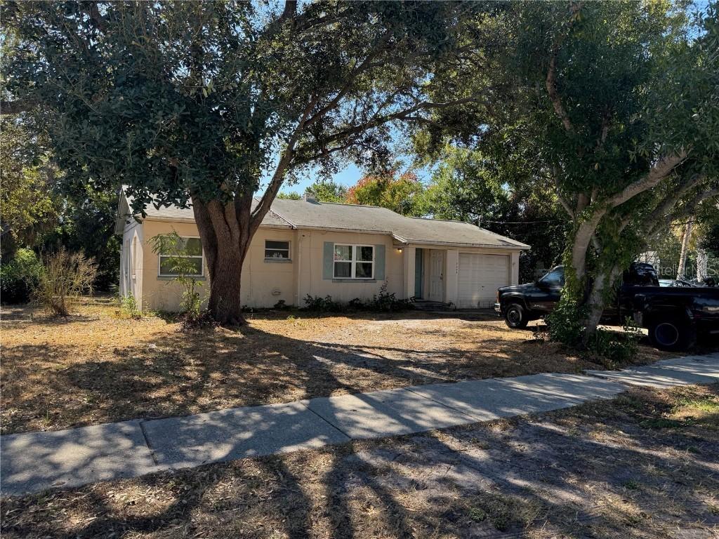 2924 W Paxton Ave., Tampa, FL 33611