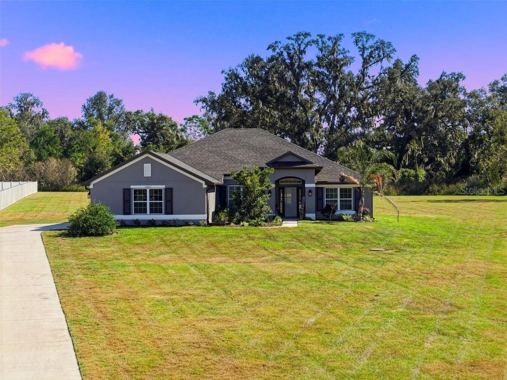 41043 Stanton Hall Dr., Dade City, FL 33525