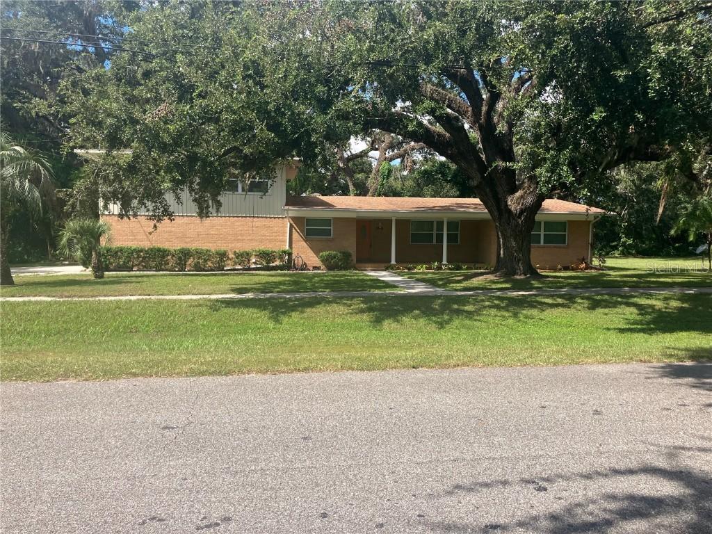 3808 Broad St., Seffner, FL 33584