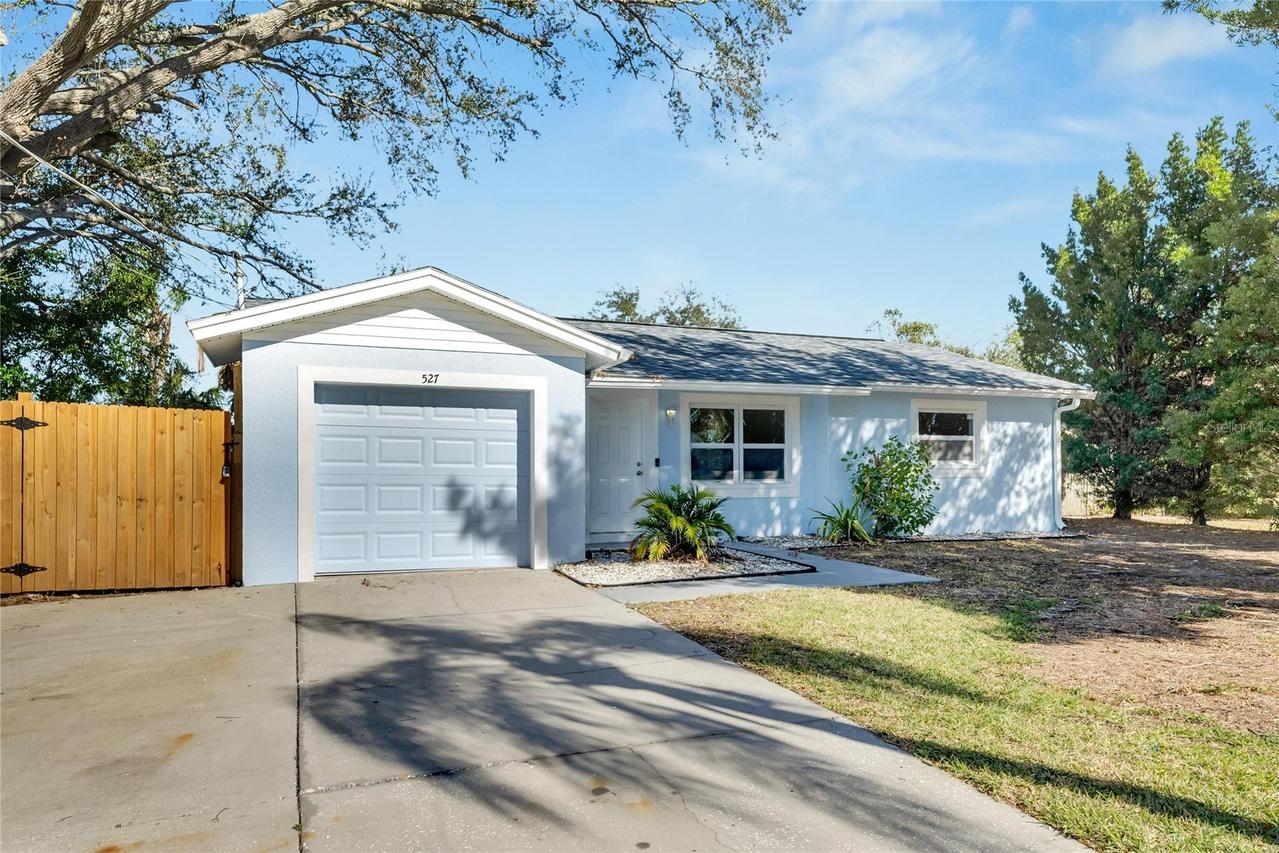 527 Fox Run Tr., Apollo Beach, FL 33572