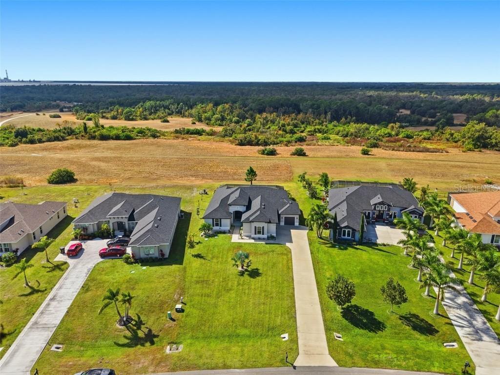 5218 Lake Venice Dr., Wimauma, FL 33598