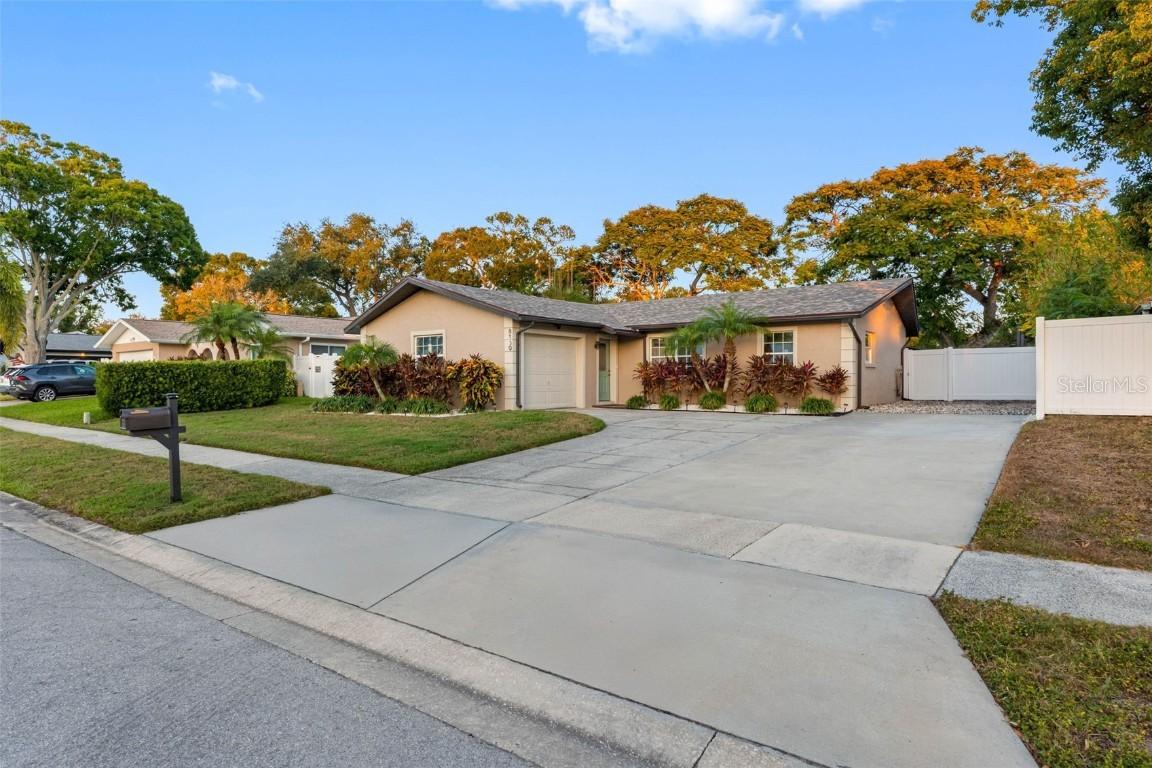 8139 129th Ln., Seminole, FL 33776