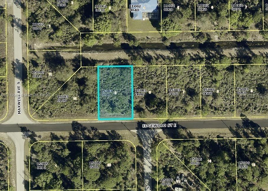 1219 Edgewood St., Lehigh Acres, FL 33974