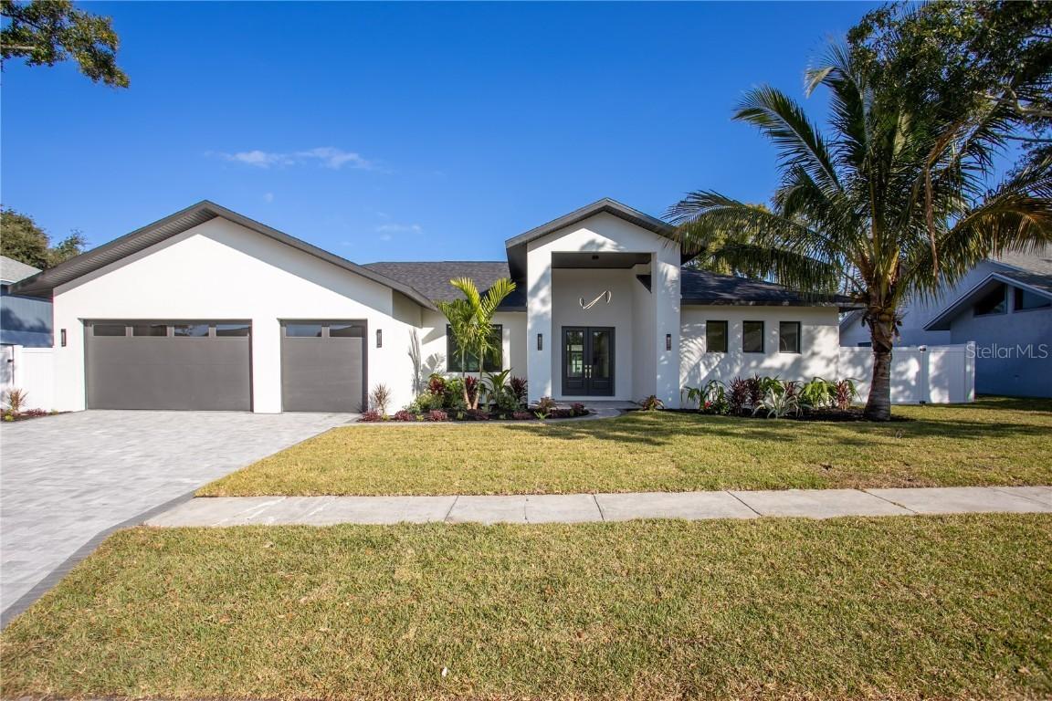 14447 Mark Dr., Largo, FL 33774