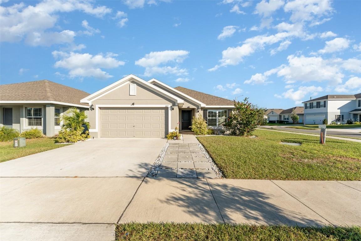 687 Tanaro Ln., Haines City, FL 33844