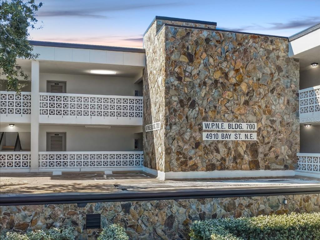 4910 Bay St. #105, St Petersburg, FL 33703