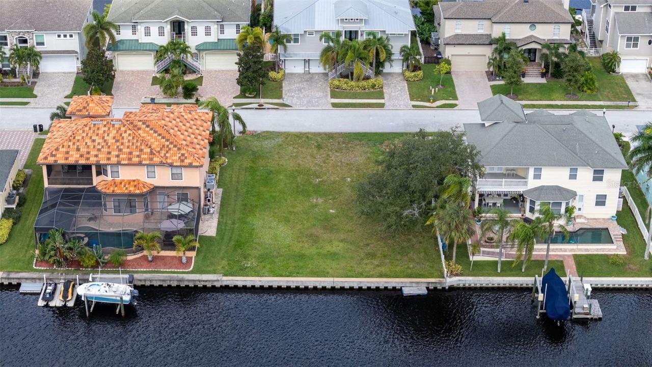 316 Manatee Ln., Tarpon Springs, FL 34689