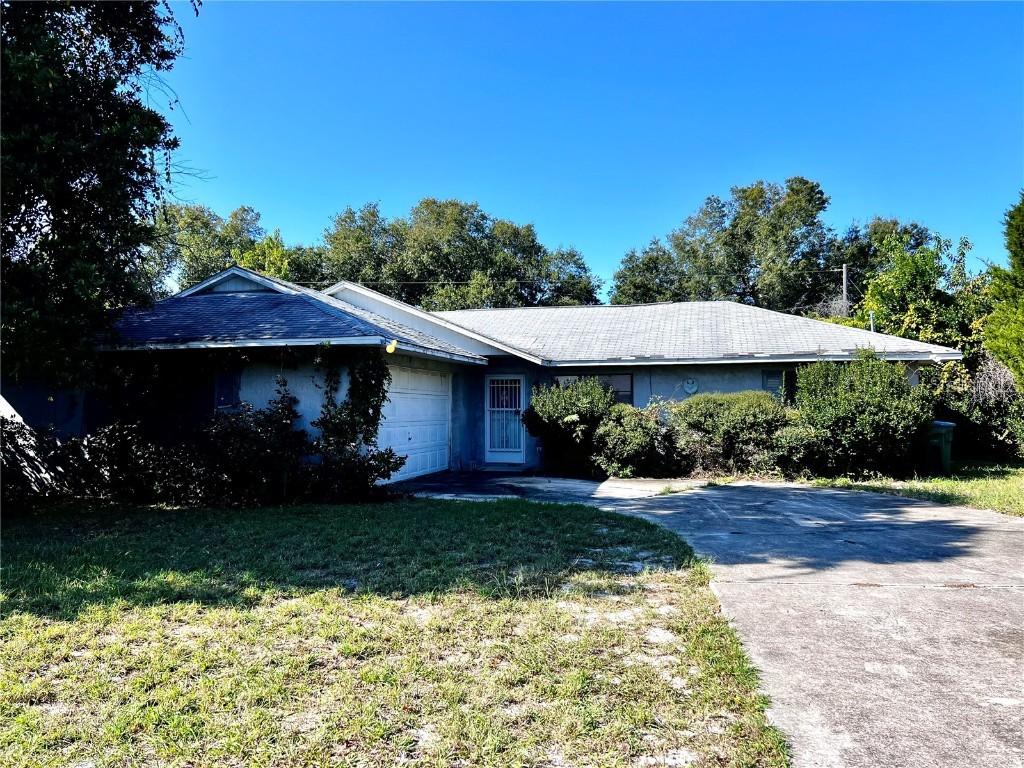 562 Galloway Ave., Deltona, FL 32725