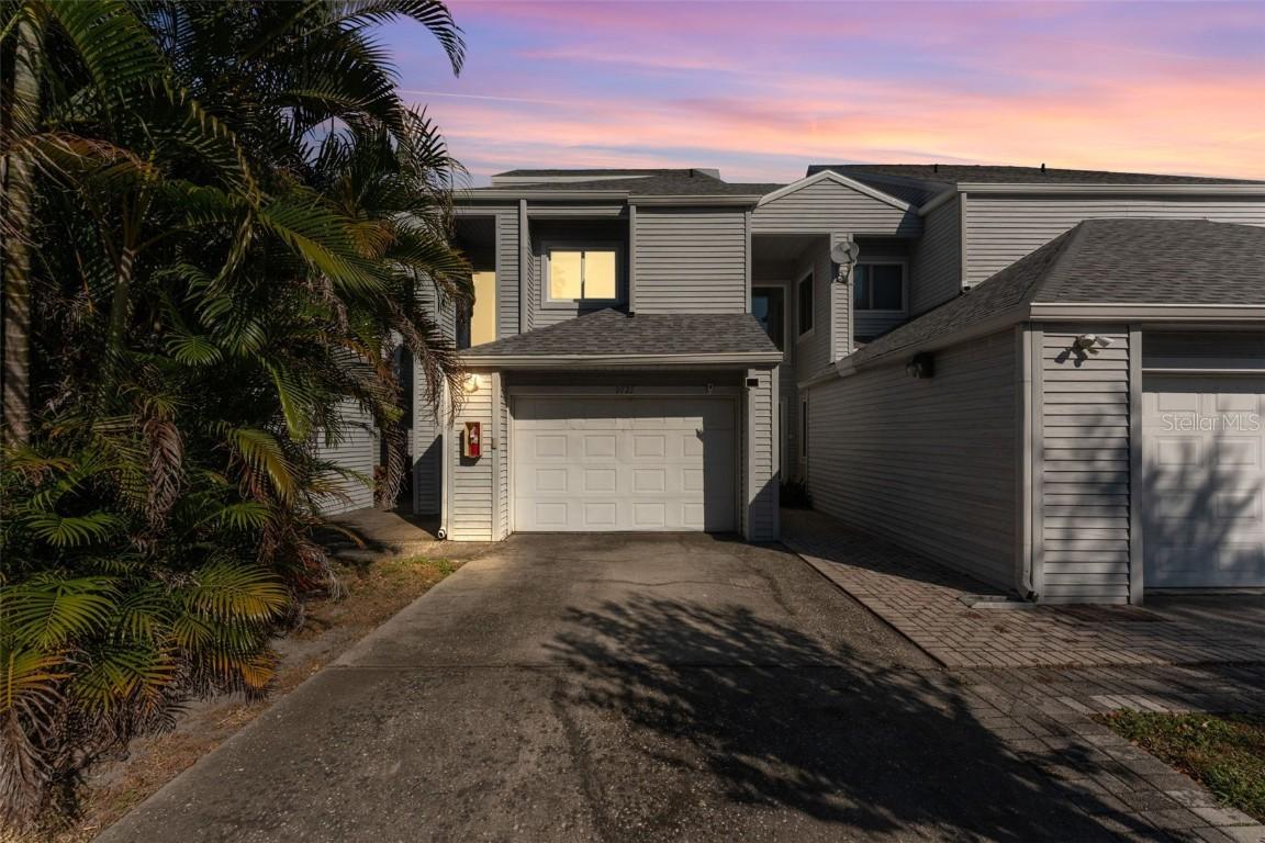 9727 Tiffany Oaks Ln., Tampa, FL 33612