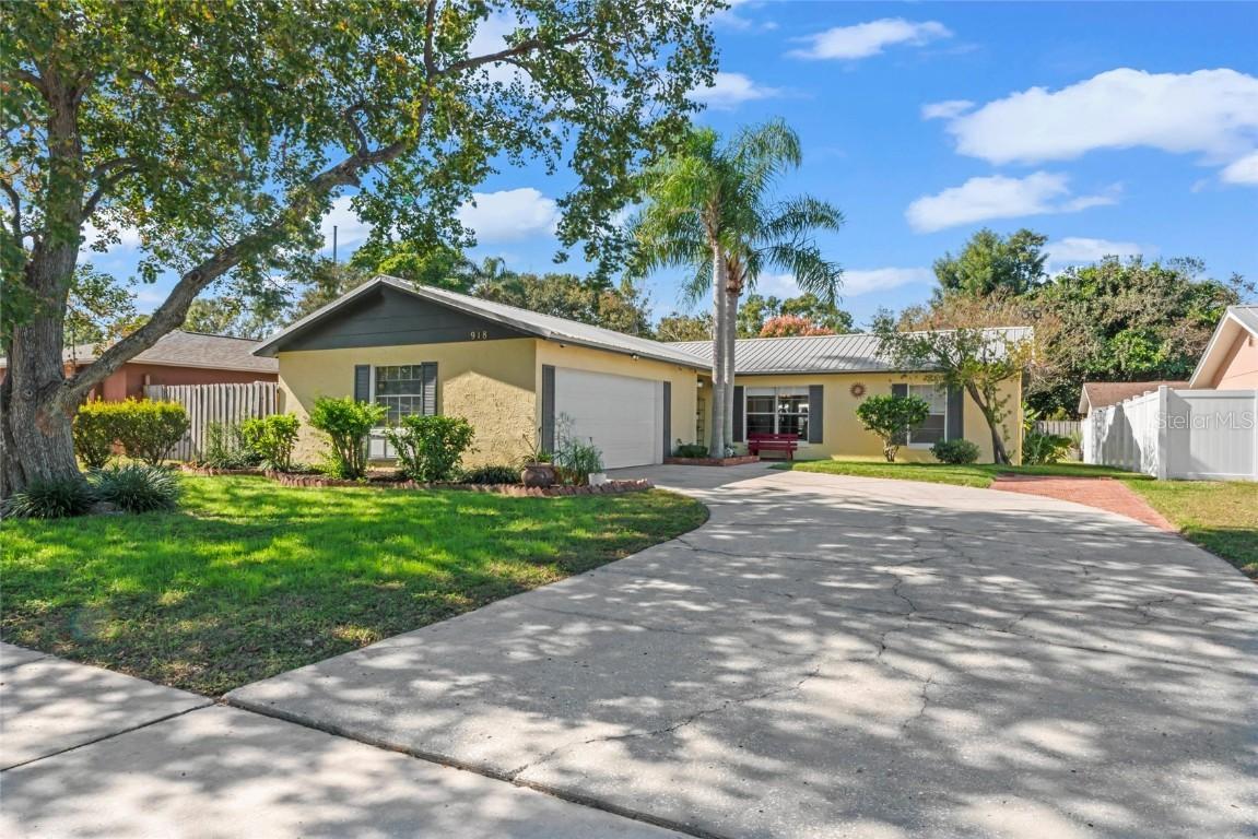 918 York Dr., Brandon, FL 33510