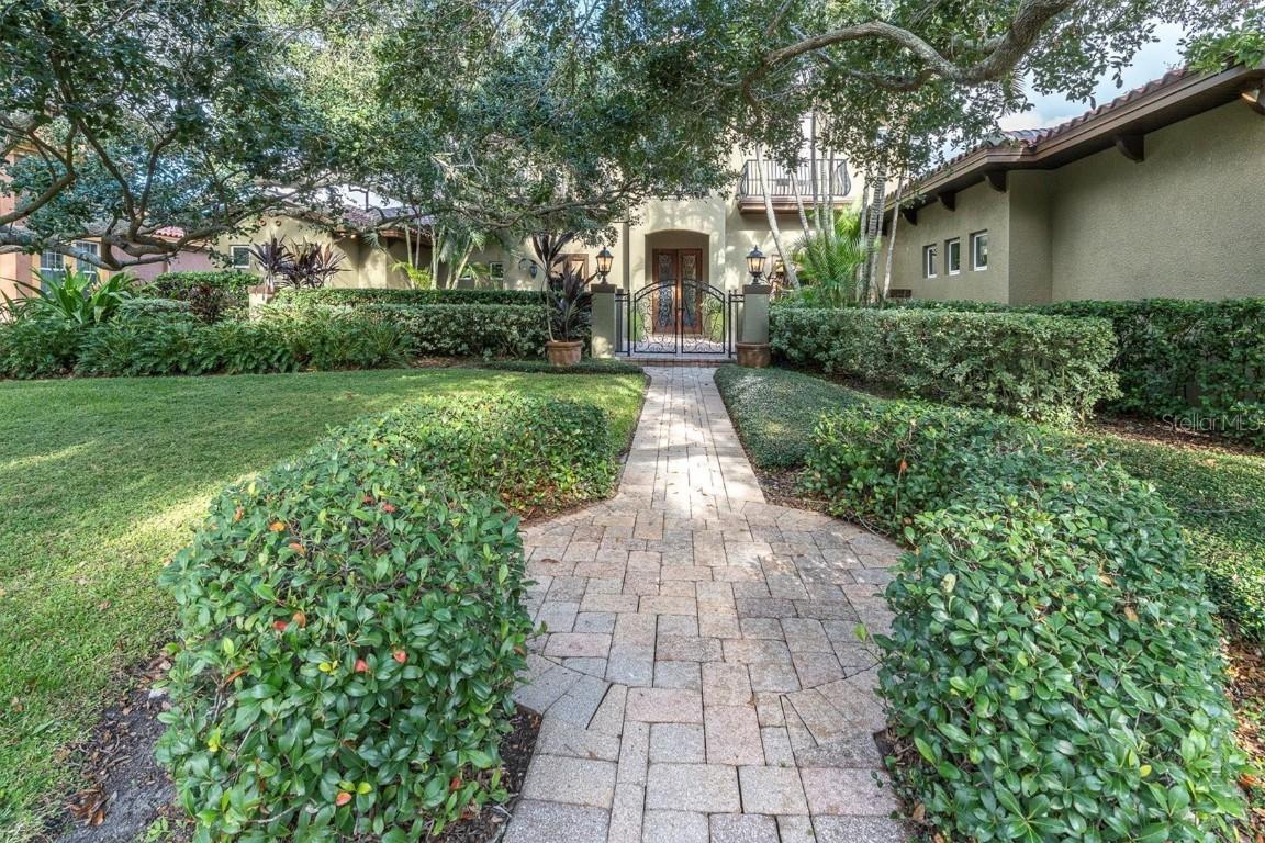 10221 Golden Eagle Dr., Largo, FL 33778