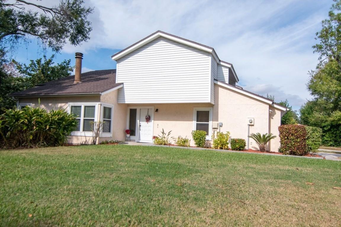 13902 Bardmoor Pl. #B, Tampa, FL 33618