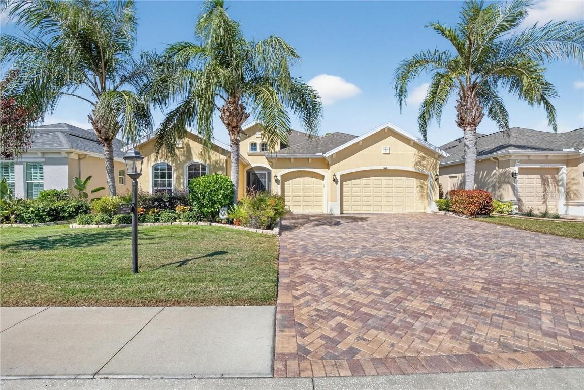 1616 Emerald Dunes Dr., Sun City Center, FL 33573
