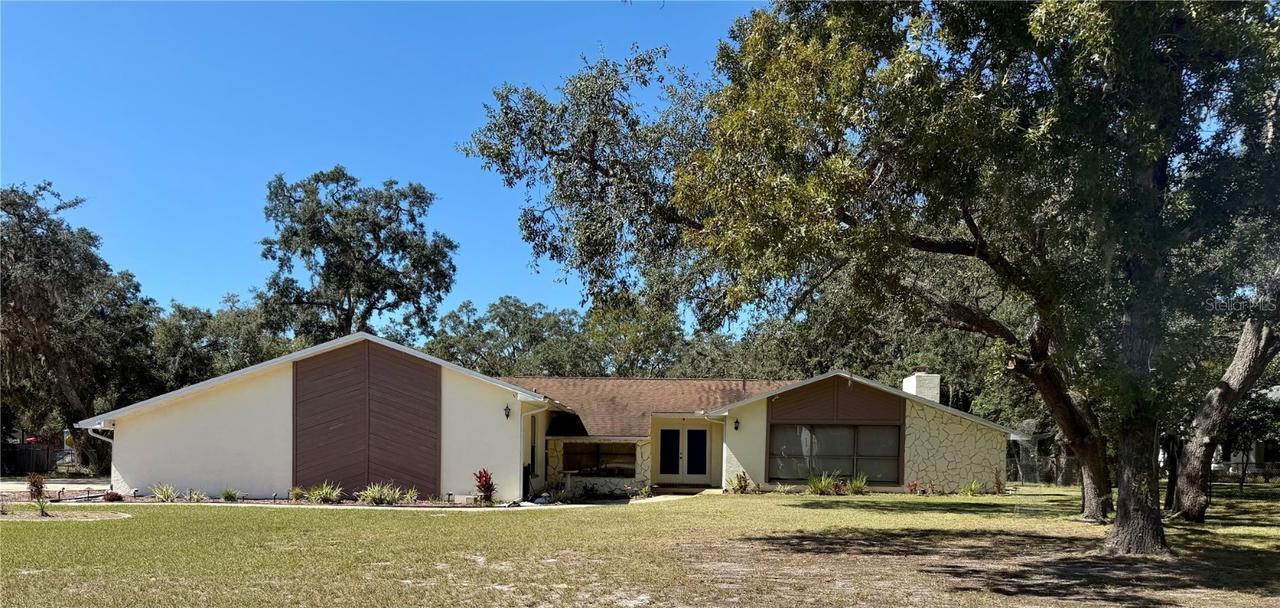 18203 Oak Way Dr., Hudson, FL 34667