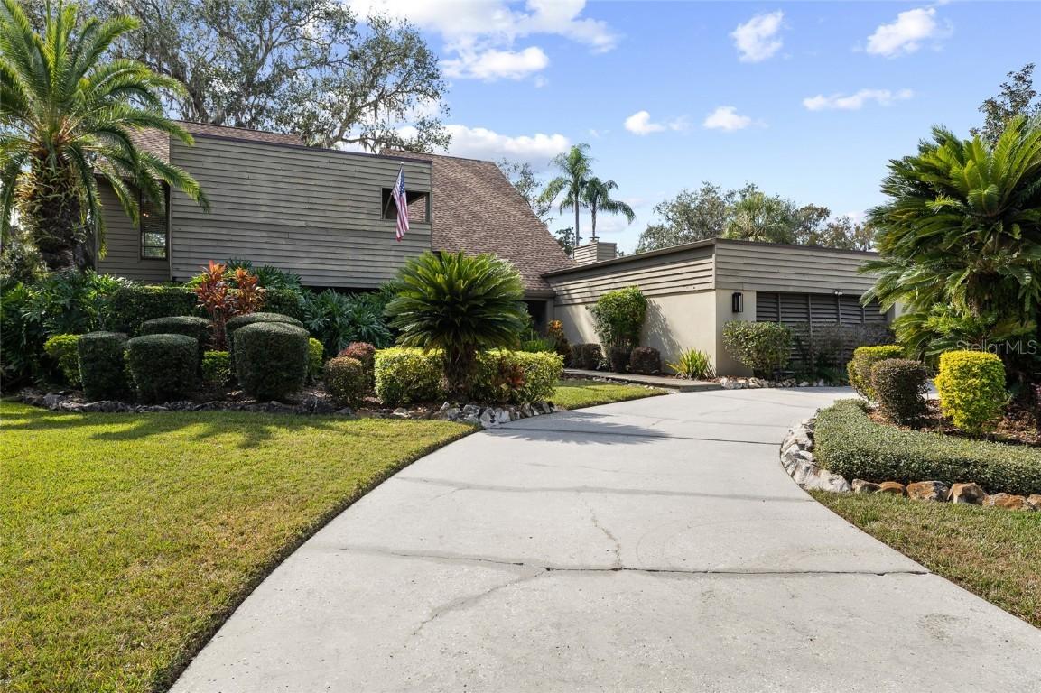 1221 N Riverhills Dr., Temple Terrace, FL 33617