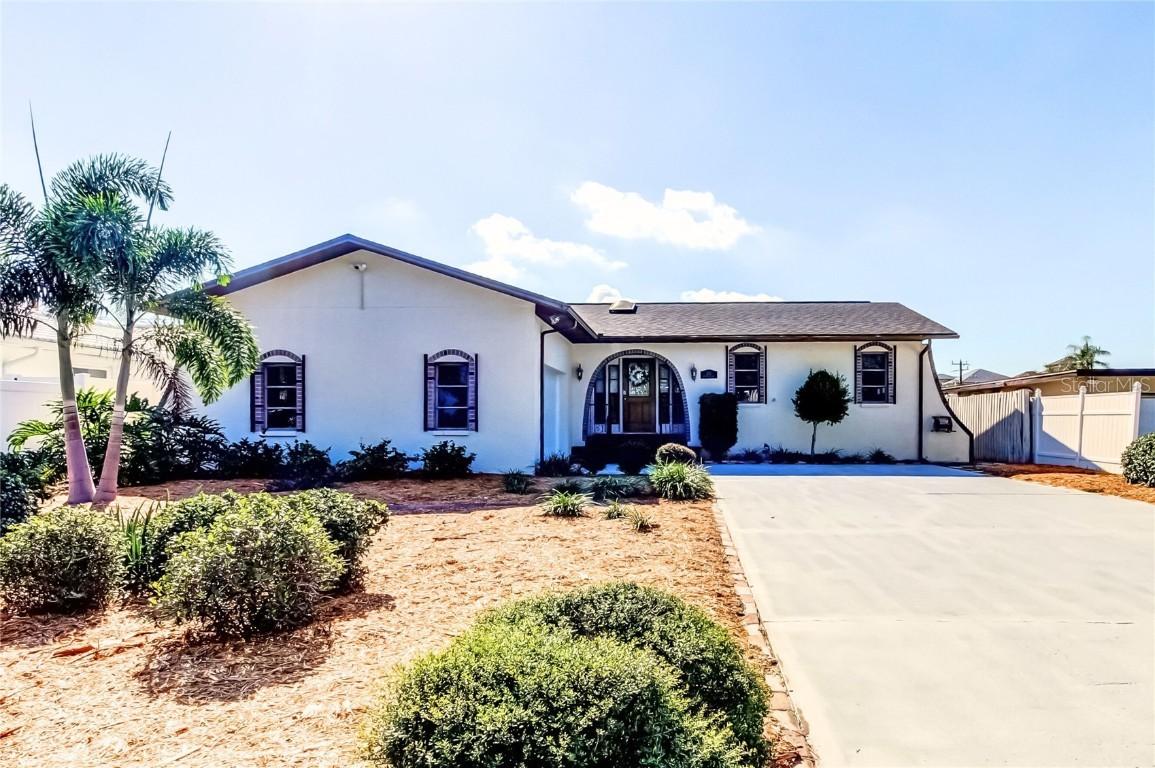 212 Westwinds Dr., Palm Harbor, FL 34683