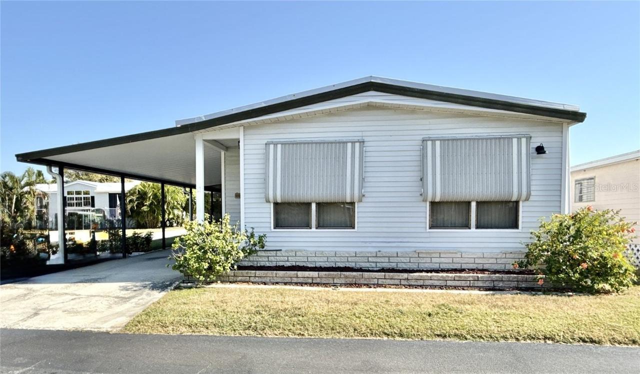 6821 Americana Dr. #106, St Petersburg, FL 33702