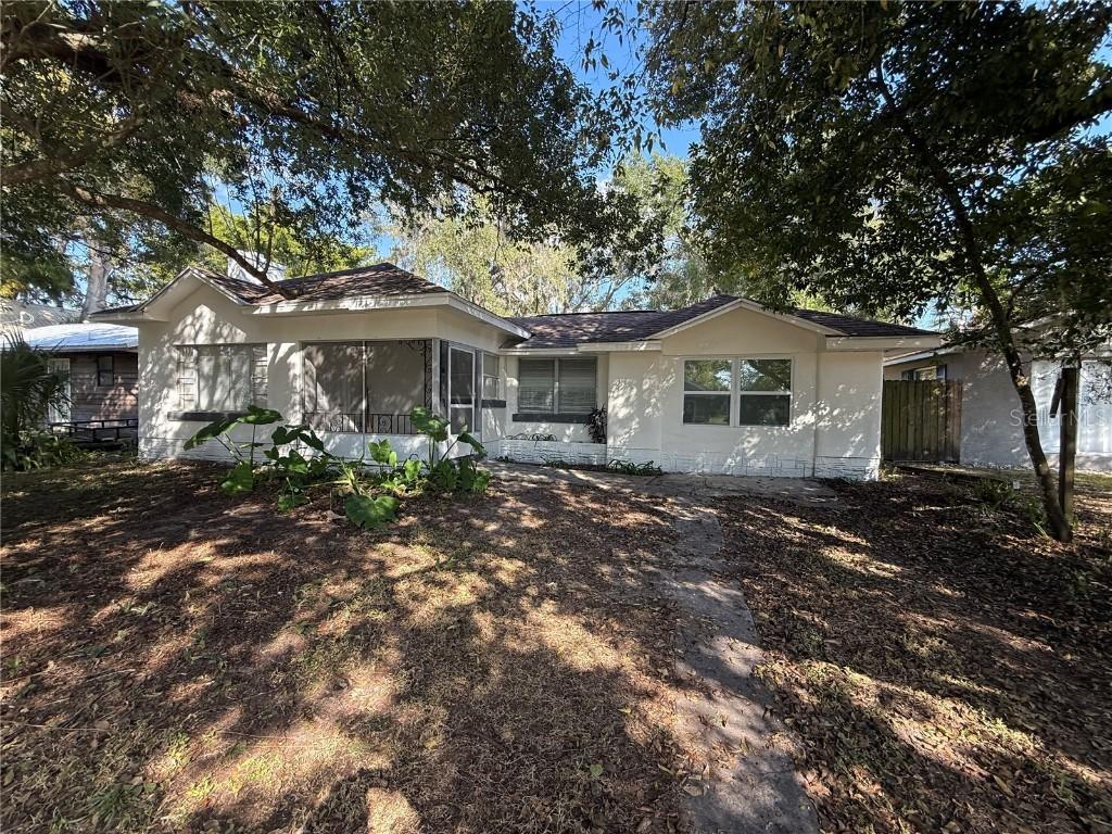 5042 5th St., Zephyrhills, FL 33542