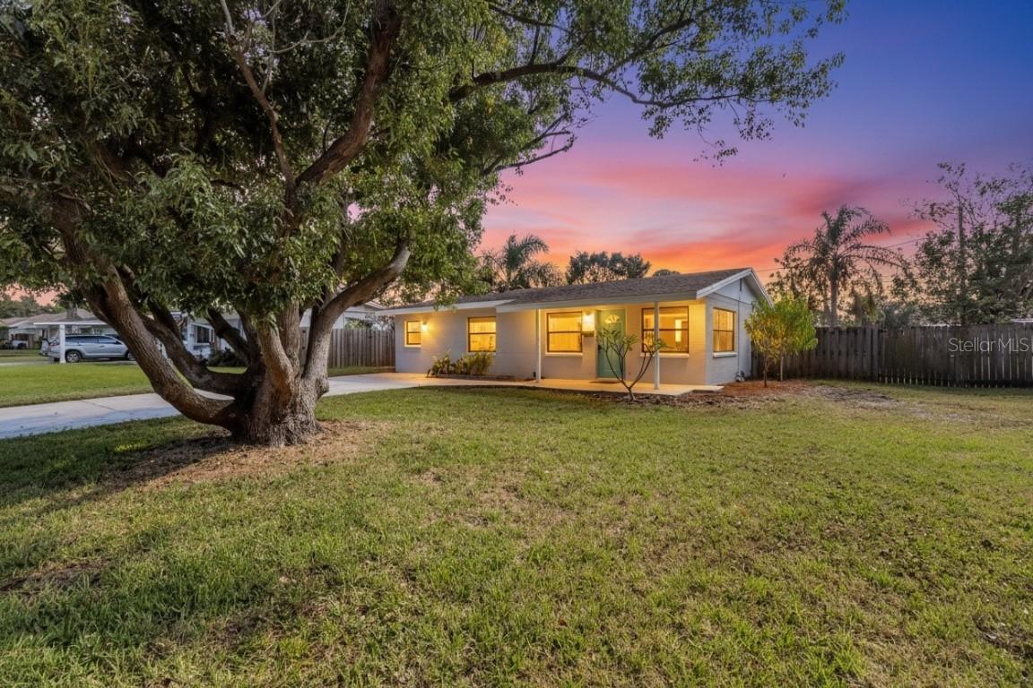 5280 16th Ave., St Petersburg, FL 33710