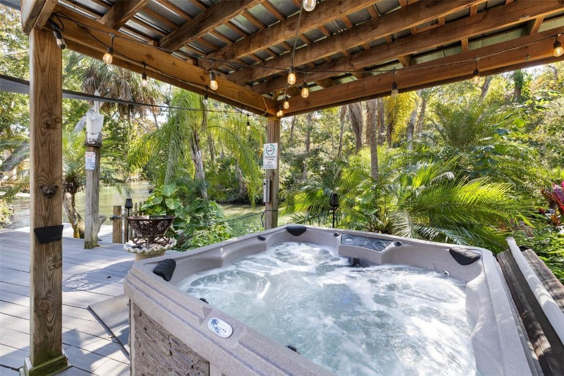 6110 Bear Tr., Weeki Wachee, FL 34607