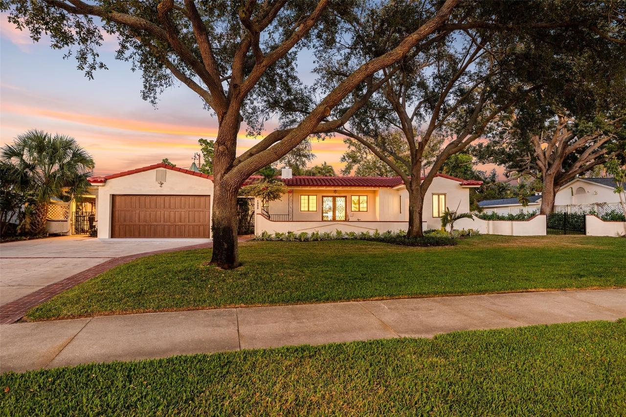 1222 Brightwaters Blvd., St Petersburg, FL 33704