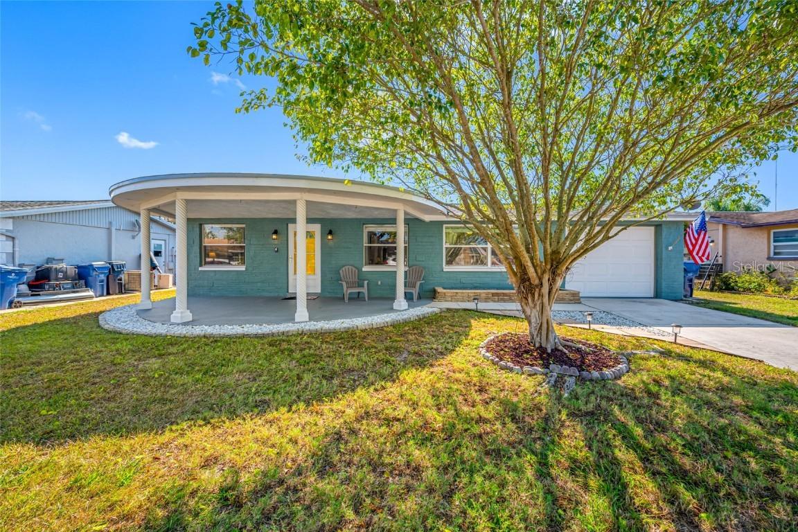 3446 Hoover Dr., Holiday, FL 34691