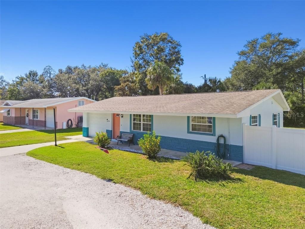 2052 Jefferson Ave., Dunedin, FL 34698