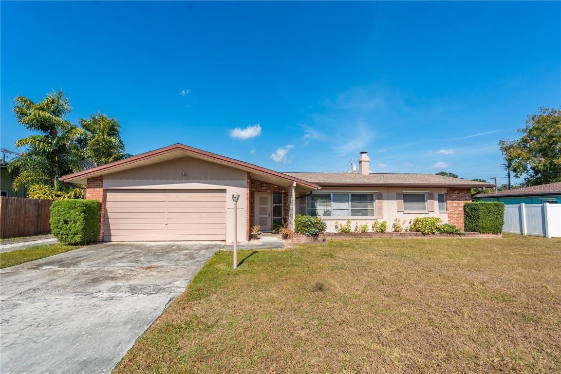 1664 Whitewood Dr., Clearwater, FL 33756