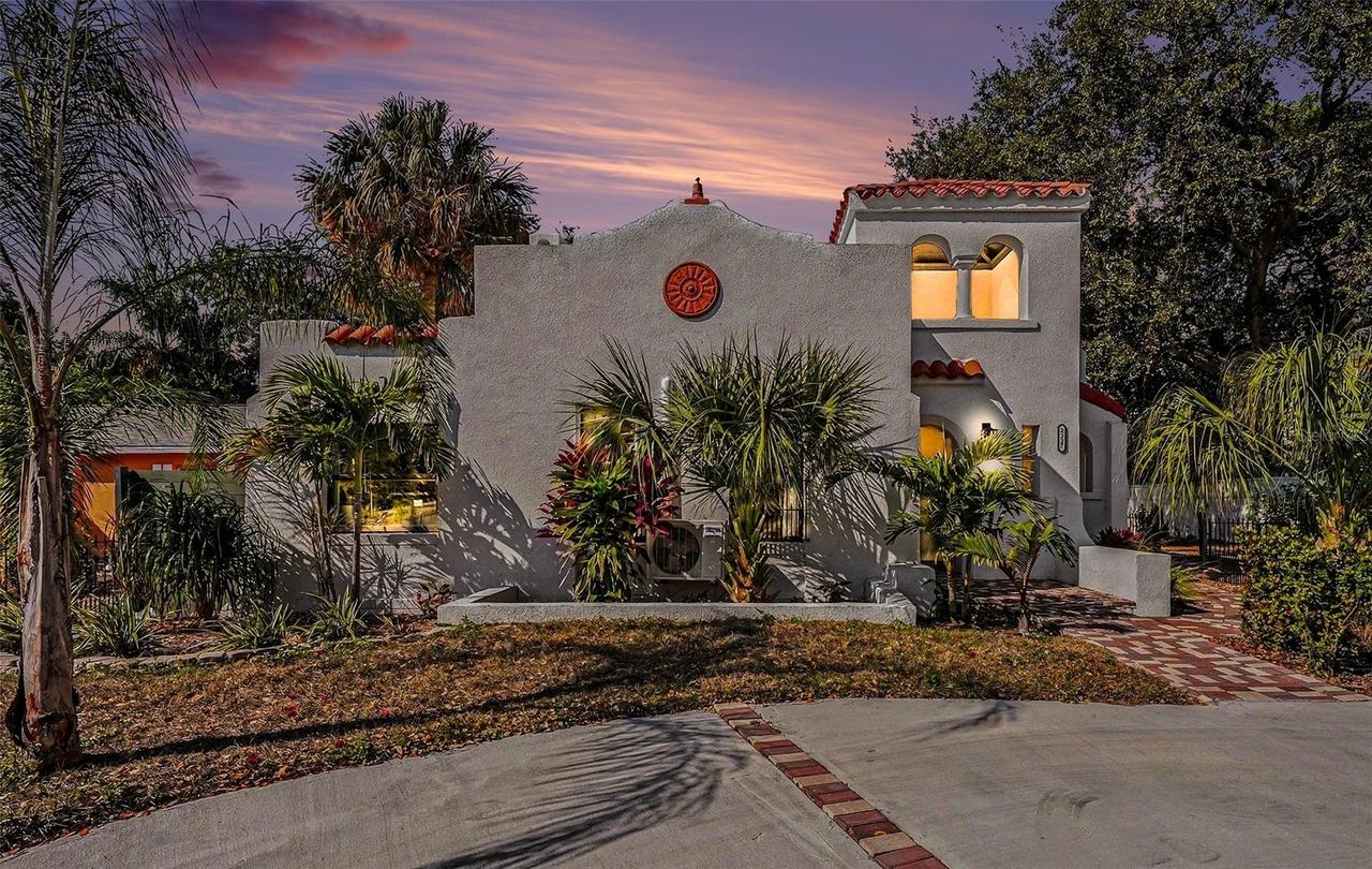 2227 29th St., St Petersburg, FL 33712