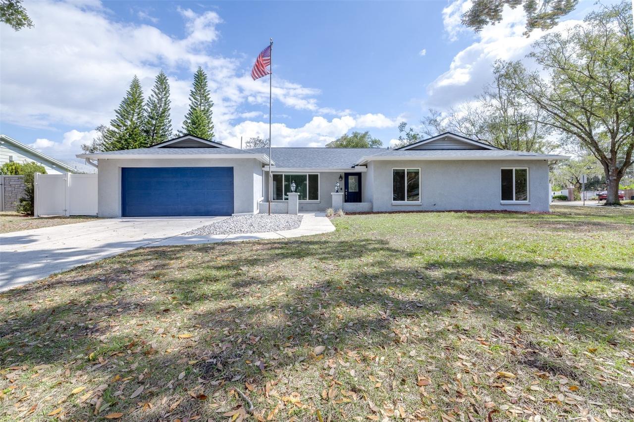 15401 Woodcastle Pl., Tampa, FL 33613