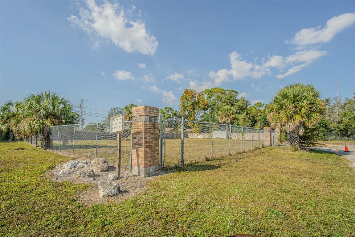 7598 90th St., Seminole, FL 33777