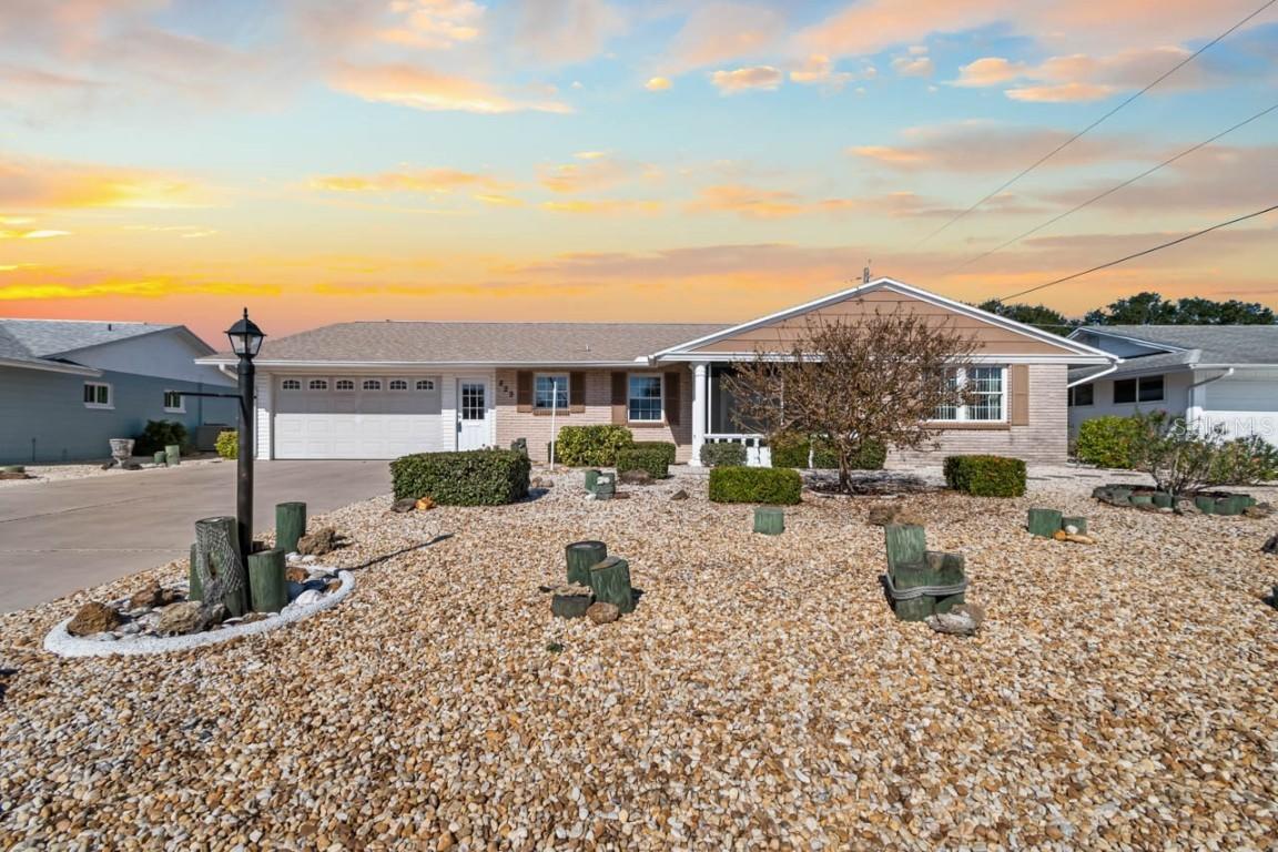 829 Fox Hills Dr., Sun City Center, FL 33573