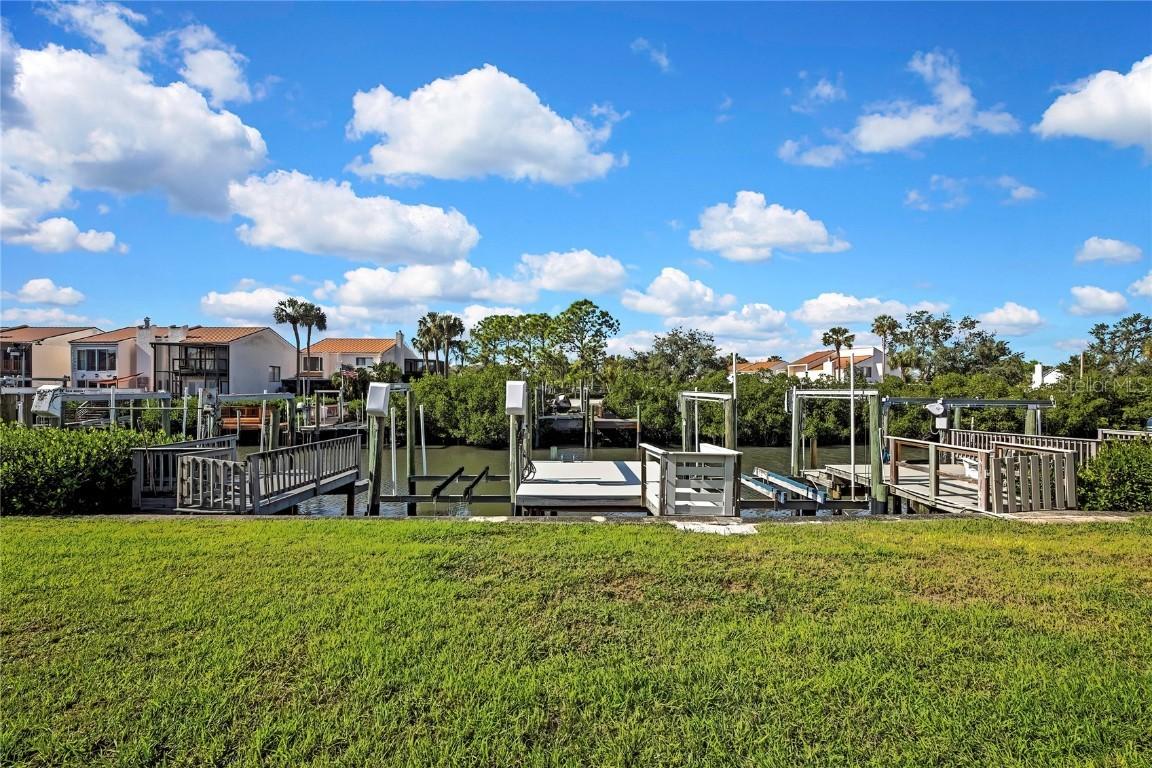 4354 Outrigger Ln., Tampa, FL 33615