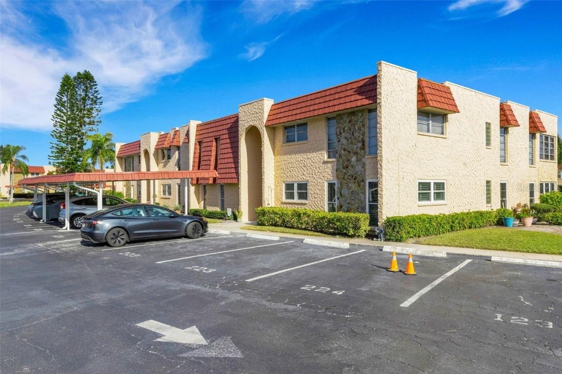 122 Buttonwood Cir., Seminole, FL 33777