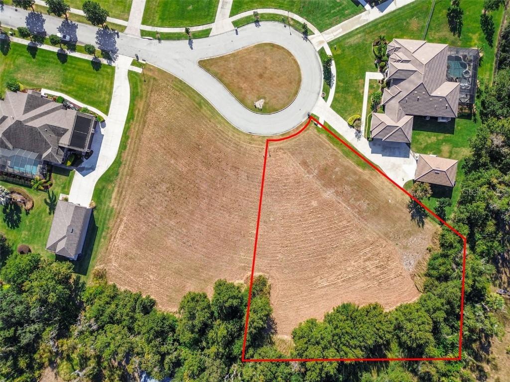 420 Hawk Talon Dr., Lithia, FL 33547