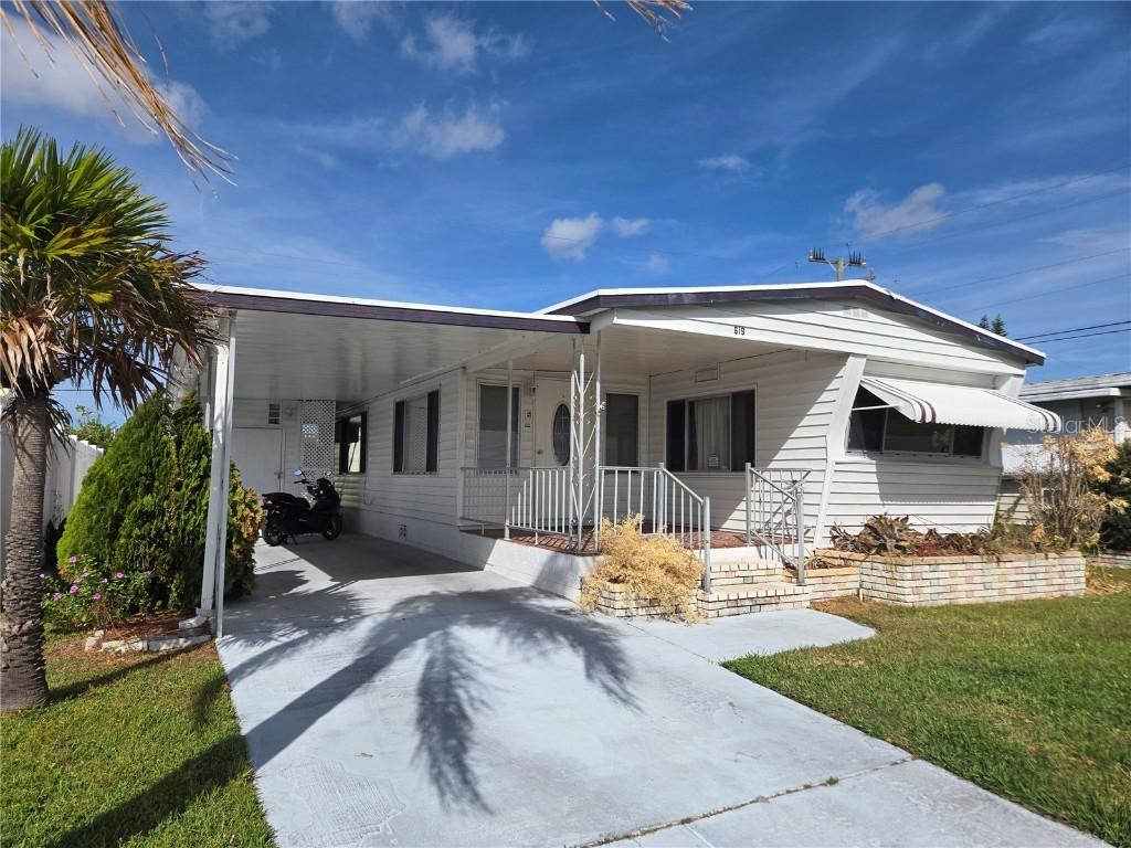 619 52nd Ave., Bradenton, FL 34207
