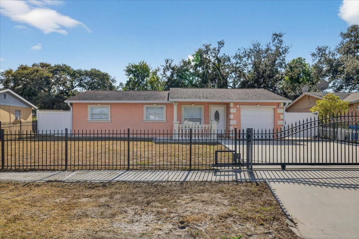 2015 Balfour Cir., Tampa, FL 33619