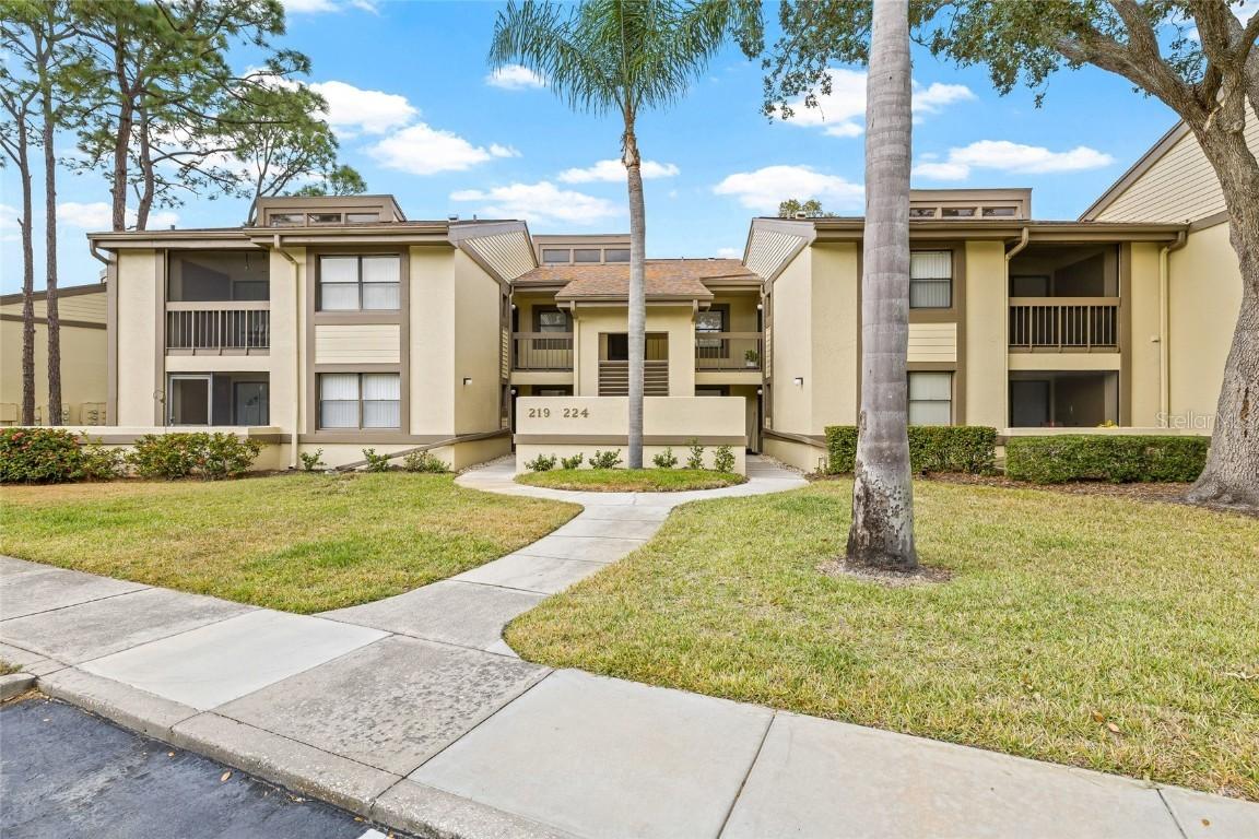 222 Woodlake Wynde, Oldsmar, FL 34677